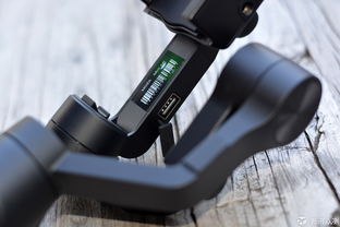 解鎖更多拍攝姿勢,魔爪mini mi手機穩(wěn)定器