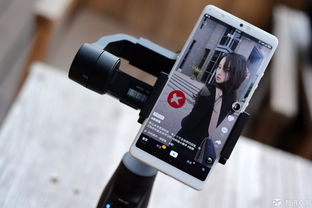 解鎖更多拍攝姿勢,魔爪mini mi手機穩(wěn)定器